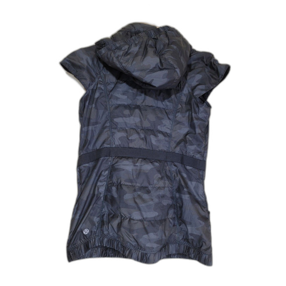 Lululemon Women's Camo Black Hoodie Vest - sz 4 - Picture 2 of 6